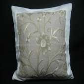 Crewel Pillow DD15